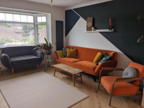 Spacious Unique Brighton Home FREE Parking
